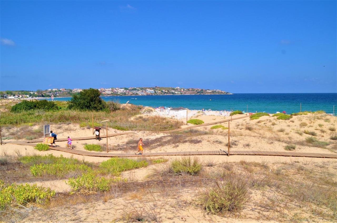 Private Apartment In Green Life Beach Resort Созополь Экстерьер фото